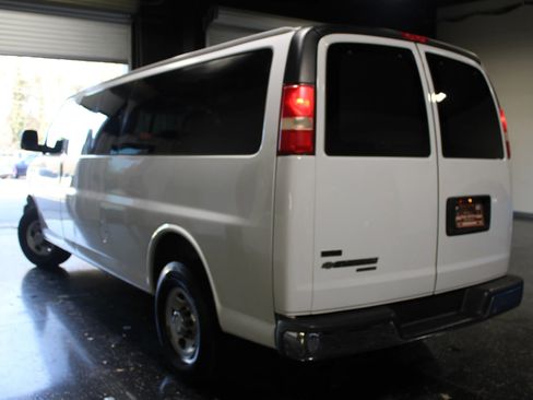 Used 2011 Chevrolet Express 3500 LT w/ LT Preferred Equipment Group image 4