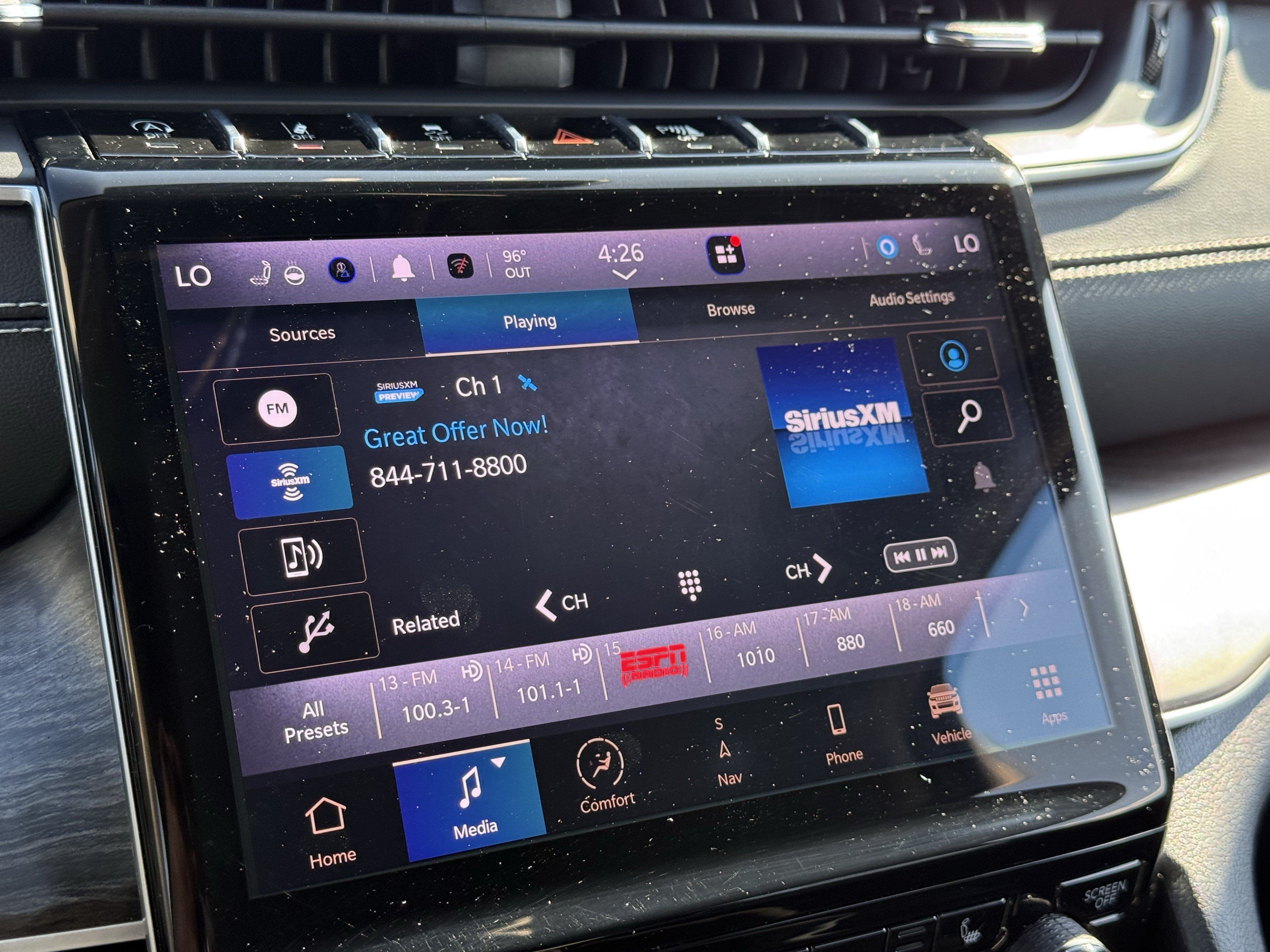 Used 2023 Jeep Grand Cherokee Limited AWD/4WD image 22