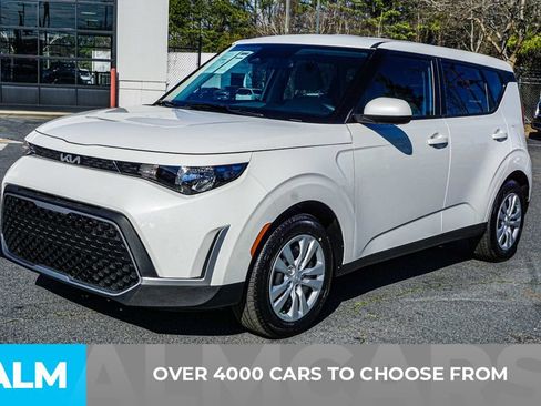 Used 2025 Kia Soul LX FWD image 3