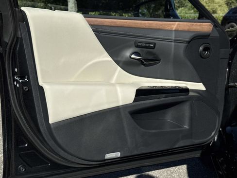 New 2025 Lexus ES 350 w/ Premium Package image 17