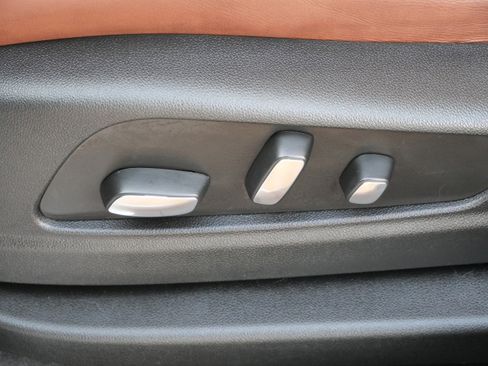 Used 2025 Cadillac XT5 Premium Luxury w/ Technology Package image 20