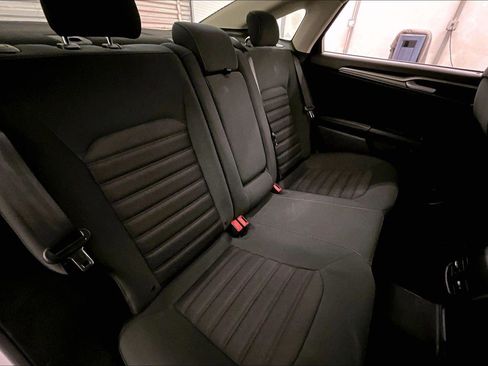 Used 2018 Ford Fusion SE w/ Fusion SE Technology Package image 26