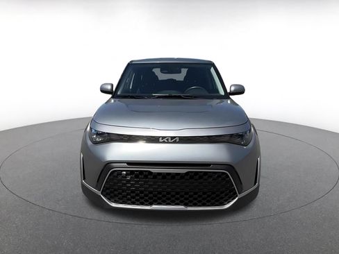 Used 2025 Kia Soul LX w/ LX Technology Package FWD image 4