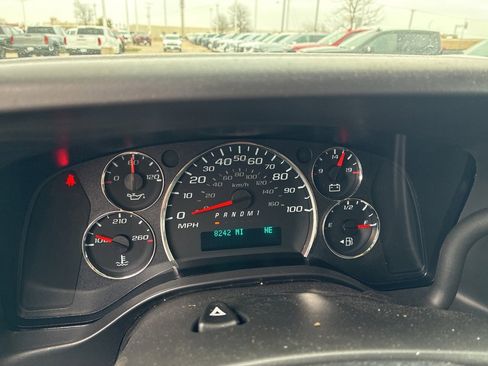 Used 2025 Chevrolet Express 3500 LT w/ LT Preferred Equipment Group image 9