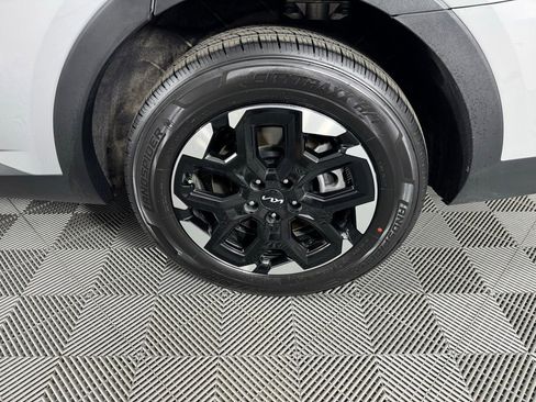 Used 2025 Kia Sorento S image 35