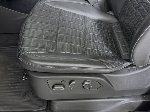 Used 2022 Cadillac Escalade ESV Sport Platinum w/ LPO, ONYX Package image 19