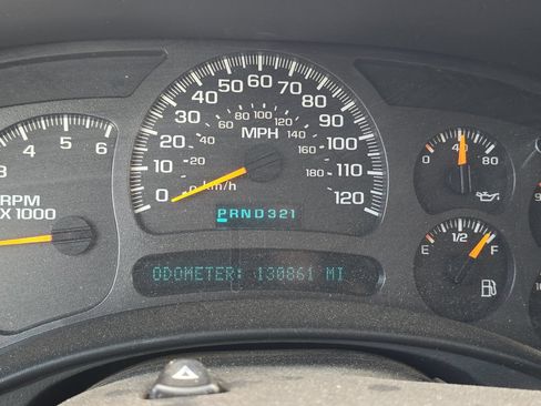 Used 2005 Chevrolet Silverado 2500 LS w/ Skid Plate Package AWD/4WD image 10