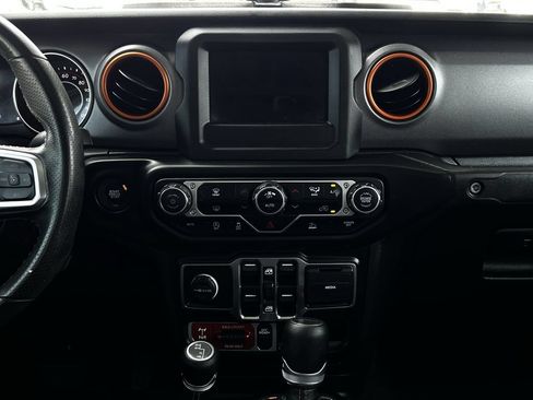 Used 2021 Jeep Gladiator Mojave w/ Trailer Tow Package AWD/4WD image 16