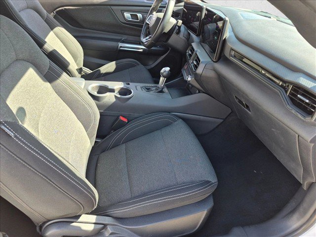 Used 2025 Ford Mustang Coupe RWD image 18