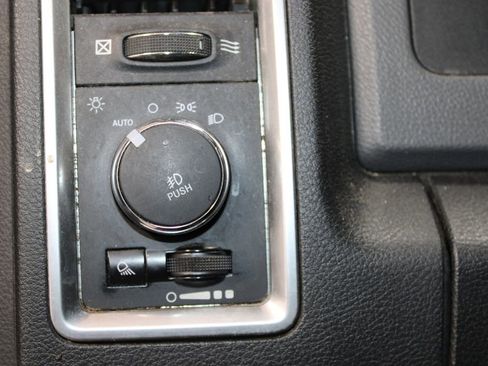 Used 2017 RAM 1500 Big Horn RWD image 22