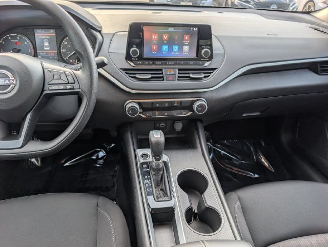 Used 2024 Nissan Altima 2.5 S FWD image 17