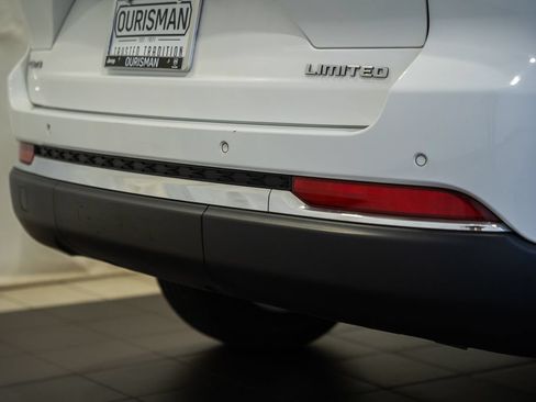 Certified 2023 Jeep Grand Cherokee Limited AWD/4WD image 9