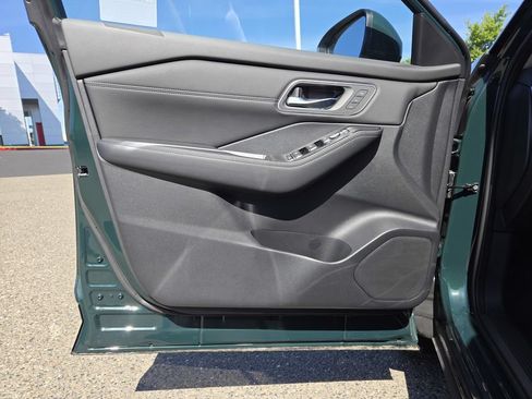 New 2026 Nissan Rogue Platinum w/ Platinum Premium Package AWD/4WD image 9