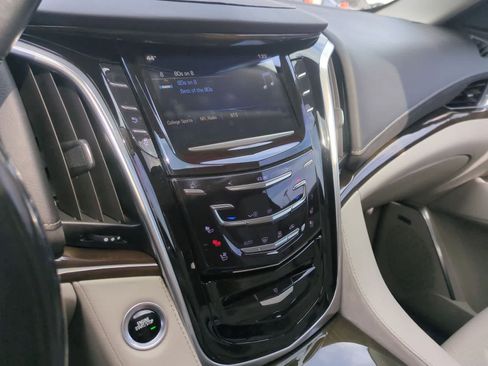 Used 2020 Cadillac Escalade ESV Premium Luxury w/ LPO, Radiant Package image 28