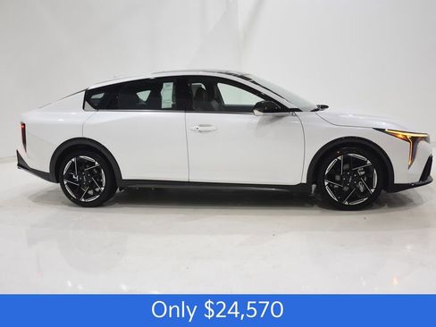 New 2025 Kia K4 GT-Line w/ GT-Line Sunroof Package image 3