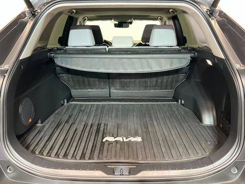 Used 2022 Toyota RAV4 Limited AWD/4WD image 23