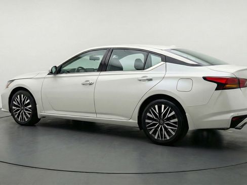 Used 2025 Nissan Altima 2.5 SV image 6