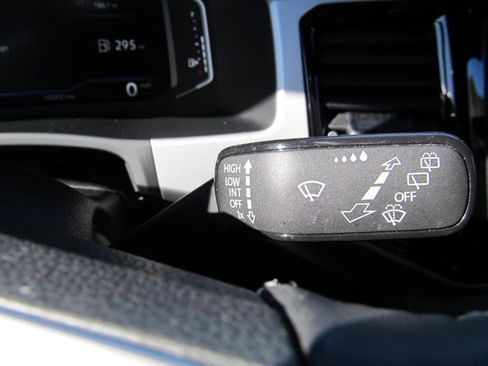 Used 2022 Volkswagen Atlas Cross Sport SE image 57