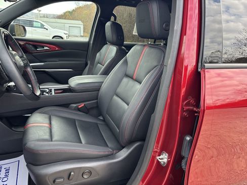 Used 2024 Chevrolet Traverse RS image 14