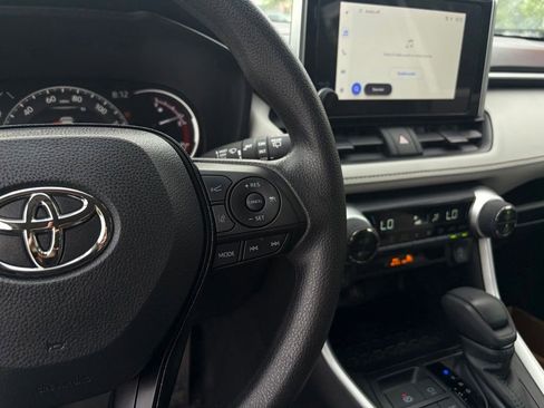 Used 2025 Toyota RAV4 XLE w/ Convenience Package FWD image 15