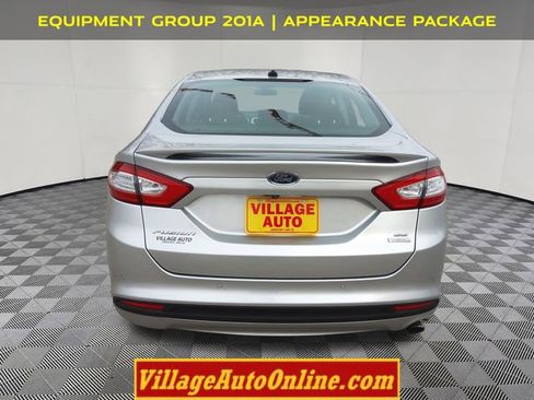 Used 2015 Ford Fusion SE image 3