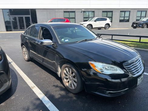 Used 2013 Chrysler 200 Limited w/ Sun/Sound Group FWD image 2