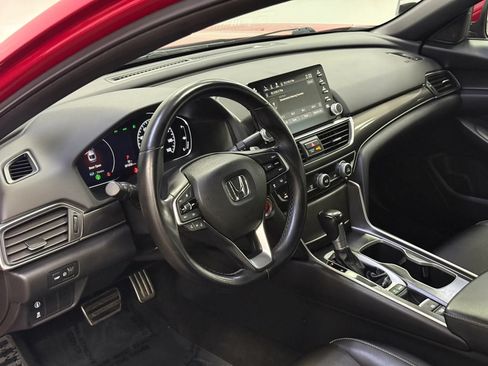 Used 2018 Honda Accord Sport image 17