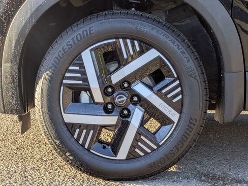 New 2026 Nissan Kicks SV image 9