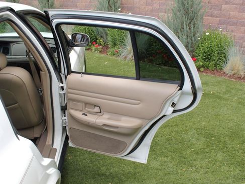 Used 1999 Ford Crown Victoria LX RWD image 45