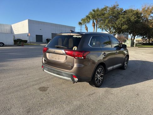 Used 2018 Mitsubishi Outlander SEL image 5