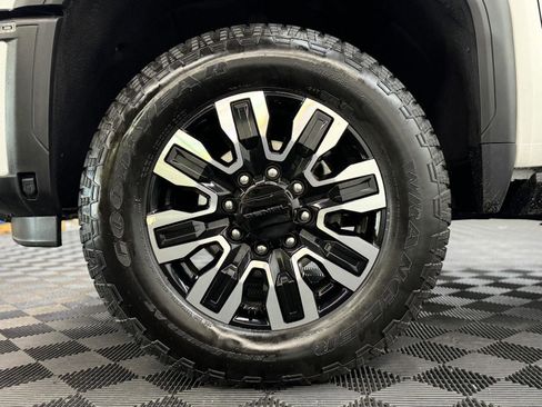 Used 2024 GMC Sierra 3500 Denali Ultimate image 11