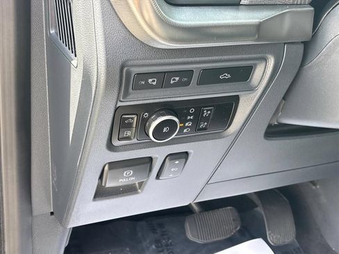 Used 2023 Ford F150 Platinum w/ FX4 Off-Road Package AWD/4WD image 27