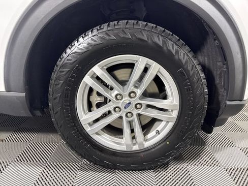 Used 2021 Ford Explorer XLT AWD/4WD image 25