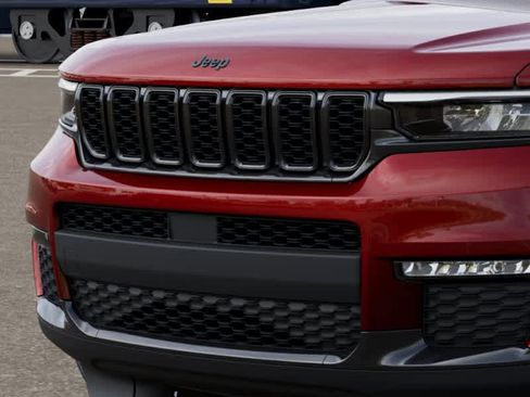 New 2025 Jeep Grand Cherokee L Limited w/ Black Appearance Package AWD/4WD image 11