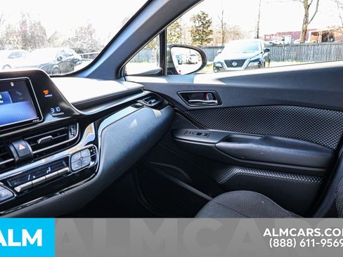 Used 2018 Toyota C-HR XLE image 39