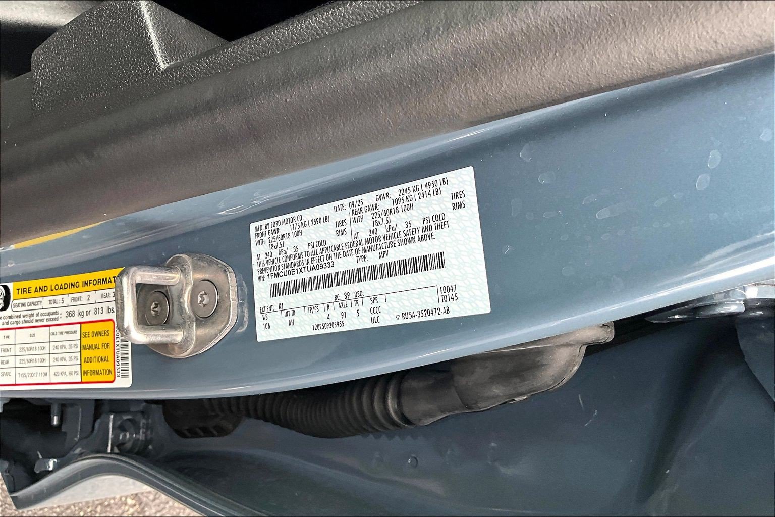 Used 2026 Ford Escape SE w/ PHEV Premium Package FWD image 5