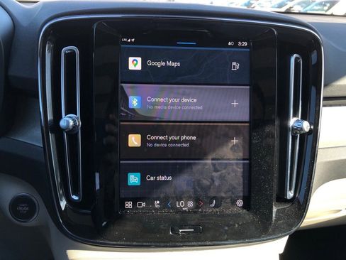 Used 2023 Volvo XC40 B5 Ultimate w/ Protection Package Premier image 25