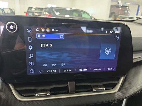 Used 2026 Chevrolet Equinox LT AWD/4WD image 13
