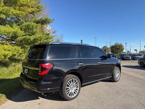Used 2023 Ford Expedition Platinum image 32