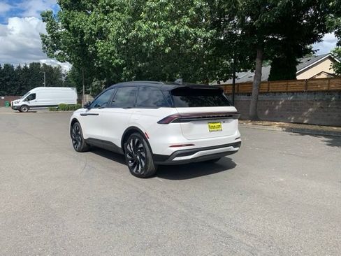 New 2026 Lincoln Nautilus Reserve AWD/4WD image 3