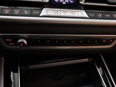Used 2022 BMW X5 xDrive40i AWD/4WD image 61