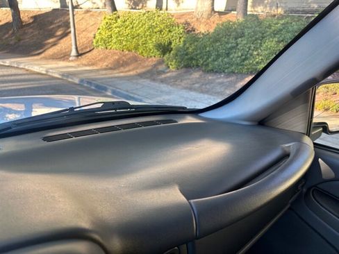 Used 2004 Chevrolet Tahoe LS image 21