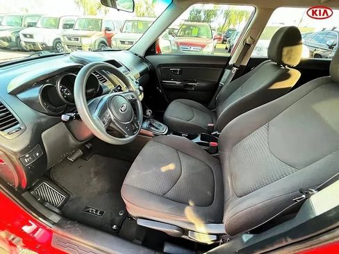 Used 2013 Kia Soul FWD image 9