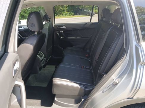 Used 2022 Volkswagen Tiguan SE AWD/4WD image 30