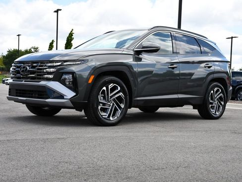 Used 2025 Hyundai Tucson Limited AWD/4WD image 3