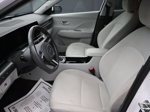 Used 2025 Hyundai Kona SEL FWD image 11