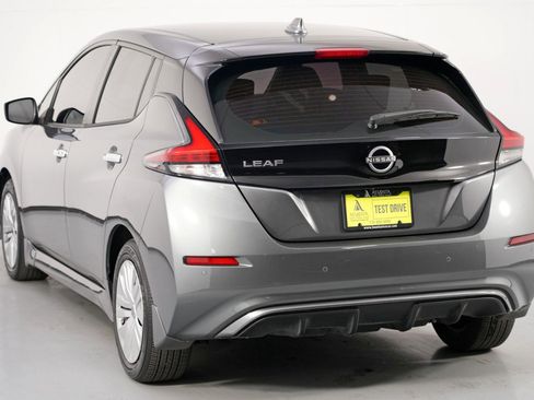 Used 2025 Nissan Leaf S image 42