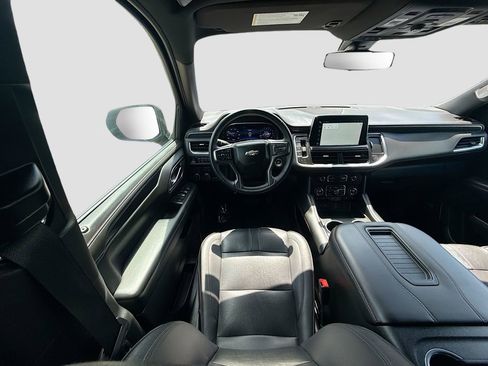 Used 2022 Chevrolet Suburban RST w/ Sport Performance Package image 24