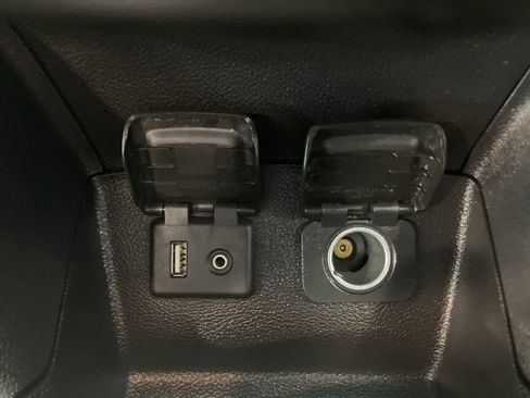 Used 2017 Chevrolet Cruze LT w/ Convenience Package FWD image 18