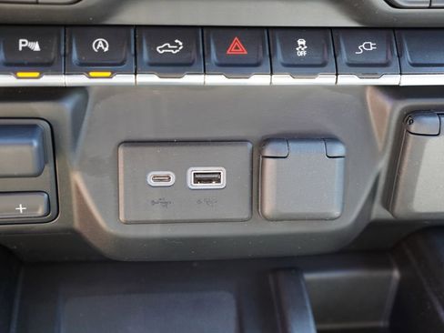 Certified 2021 Chevrolet Silverado 1500 High Country w/ Technology Package image 33